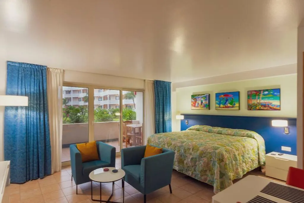 Grand Getaway Royal Retreats At Maho Beach Studio Lowlands